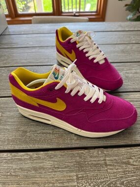 Nike Air Max 1 Premium 'Dynamic Berry' size 11 mens.